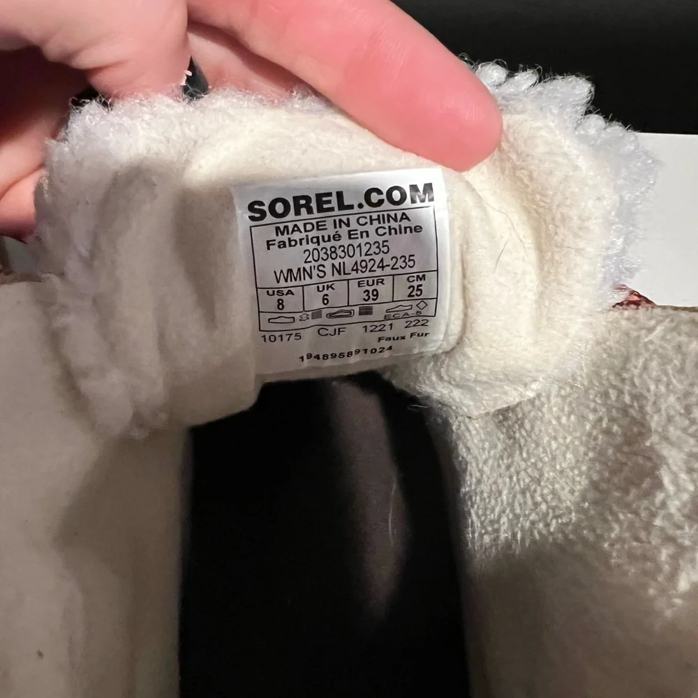 NWOT Sorel Evie Wedge Bootie